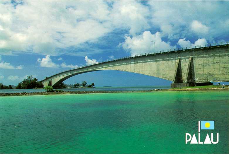 Palau bridge before collapse, viewed from the side.